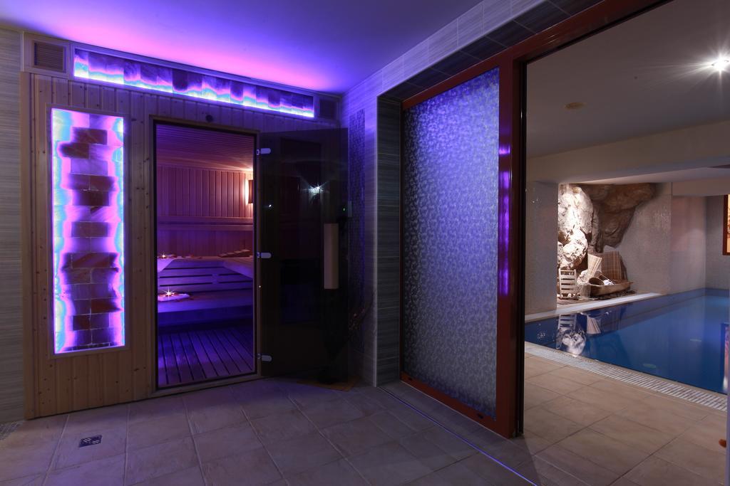 Wellness Hotel Vyhlidka Nachod Ngoại thất bức ảnh